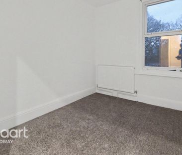 3 bedroom terraced house to rent - Photo 6