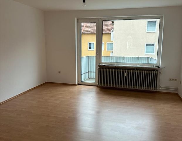 3-Zimmer-Wohnung mit Balkon & neuer Einbauküche - Foto 1