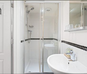 Room in a Shared House, Madeira Place, BN2 - Photo 6
