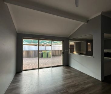 Coastal Comfort and Convenience - Your Secret Harbour Retreat Awaits - Photo 5