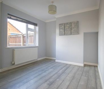 2 bedroom semi-detached house to rent - Photo 2