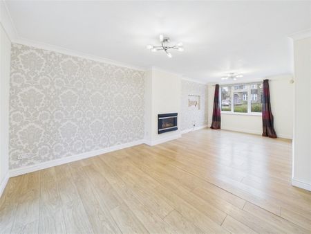 3 bedroom Semi-detached house to rent - Photo 4