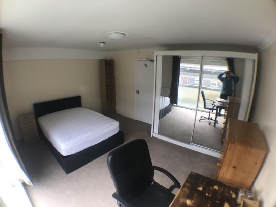 4 bedroom terraced house to rent - Photo 1