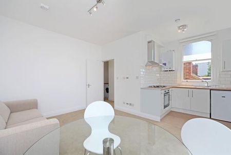 1 bedroom flat to rent - Photo 3