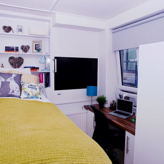 Bronze Studio - Photo 1