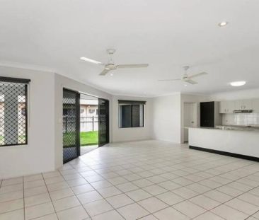 Easy Style For Easy Living - Photo 6