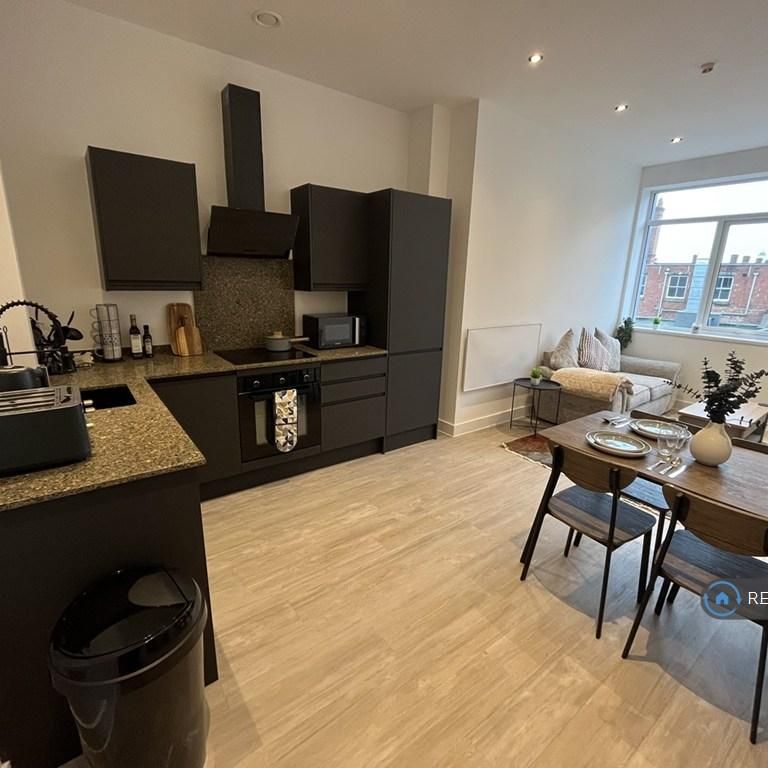 1 bedroom flat to rent - Photo 1