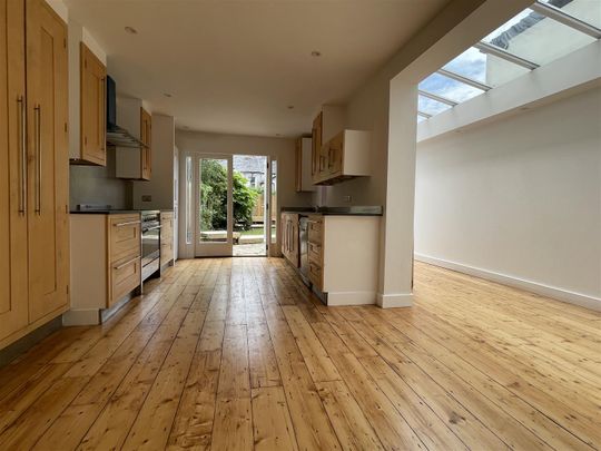 Kings Road, Pontcanna, Cardiff - Photo 1