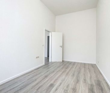 Stilvoll modernisierte 2-Raum-Wohnung mit Aufzug & optionaler Einba... - Photo 2