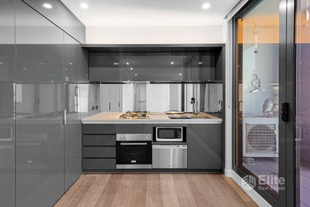 Discover Modern Urban Living: 1-Bedroom Apartment for Rent in Parkville - Photo 3