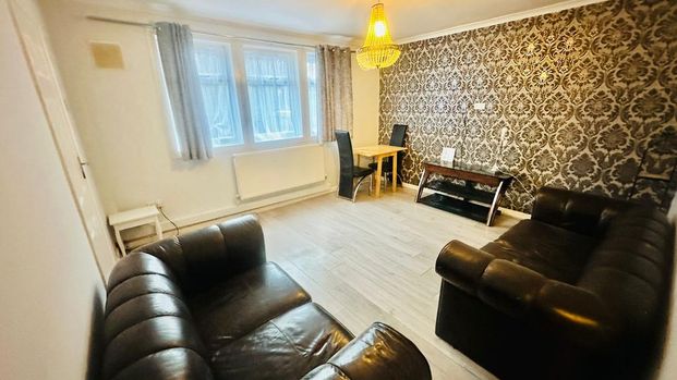 4 bedroom semi-detached house to rent - Photo 1