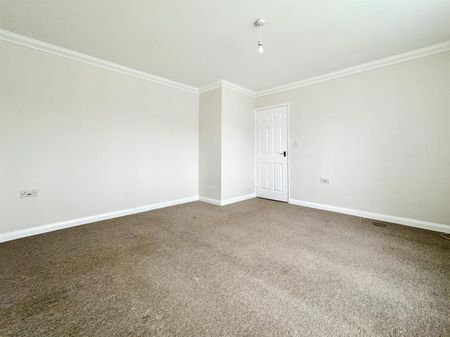 Woodsgate Park, Bexhill-On-Sea, TN39 4DL - Photo 3