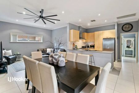 “Stylish & Spacious Living in Prime Mawson Lakes Location” - Photo 4