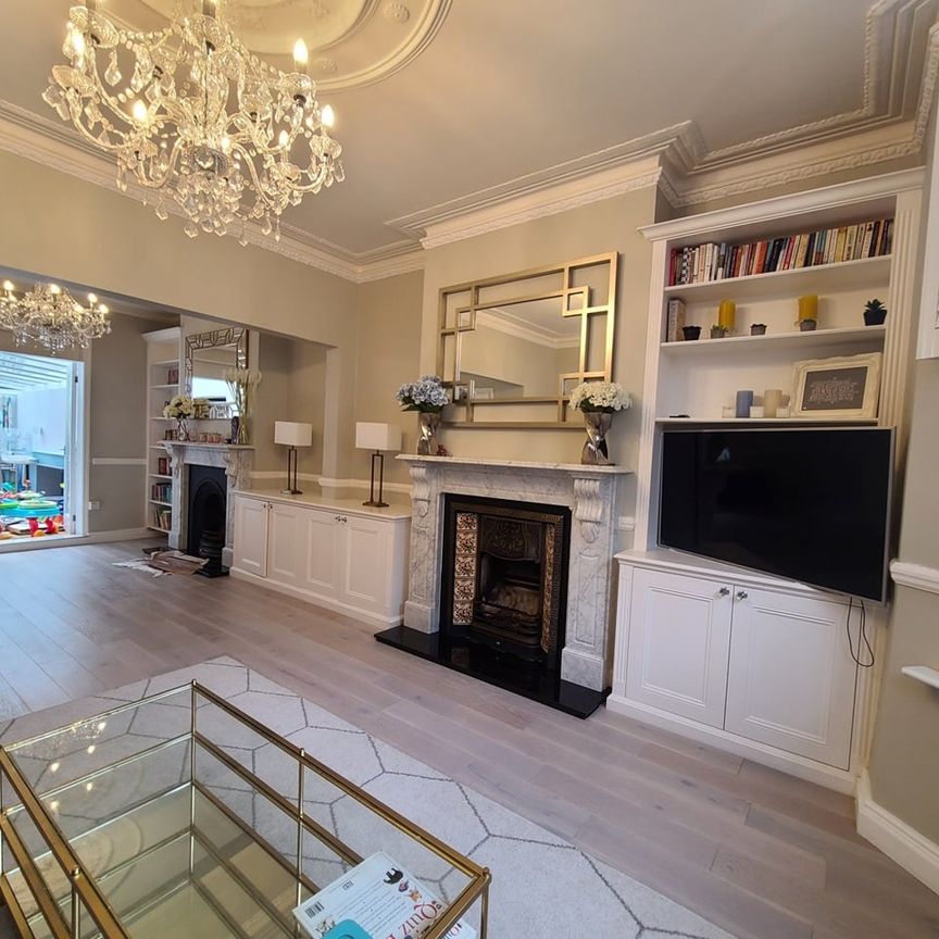 4 Bed Semi-Detached House, Hartfield Crescent, SW19 - Photo 1