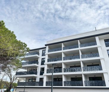 Location Appartement 3 pièces 69m² LA GARDE 83130 - Photo 5