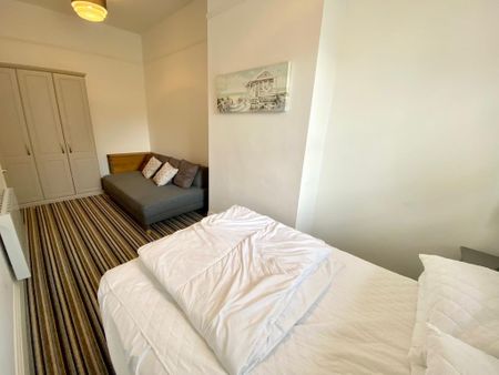 2 bedroom flat to rent - Photo 5