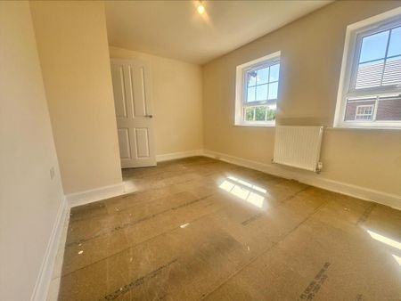 4 bedroom detached house to rent - Photo 5