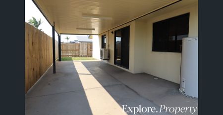 Three bedroom house in west mackay - Photo 4