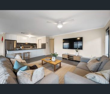 6 Drupe St, Munno Para West, SA 5115 - Photo 3