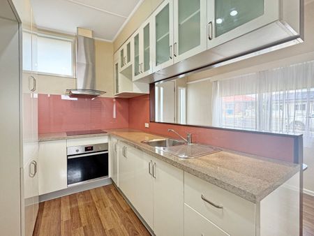 Convenient Location - Photo 2