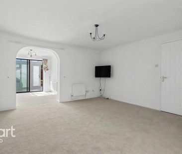 3 bedroom link detached house to rent - Photo 1