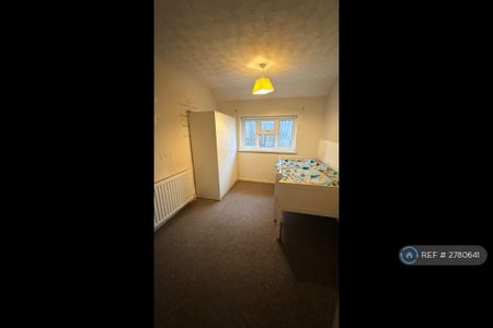 3 bedroom end of terrace house to rent - Photo 4