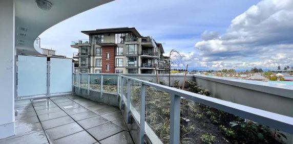 2 bed 2 bath den WHITE ROCK - Photo 2