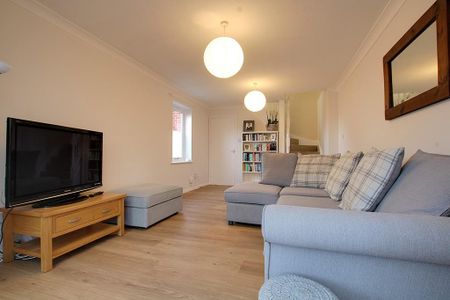 2 bedroom end of terrace house to rent - Photo 5