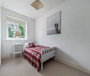 5 Bedroom Detached To Let - Photo 6