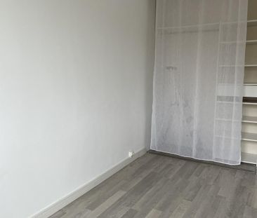 A LOUER REZE CHATEAU - Appt T4 - 72 m2 - 3ème étage - calme - Photo 3