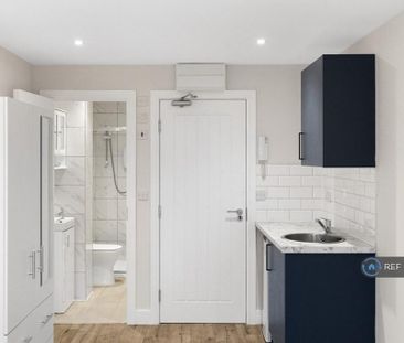 Studio to rent - Photo 6