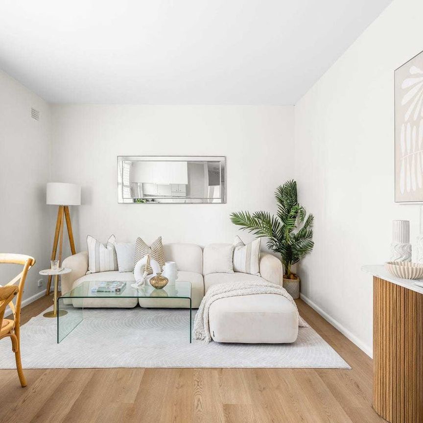 Charming One-Bedroom Apartment - Photo 1