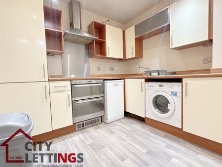 2 Bedroom Flat - Photo 3