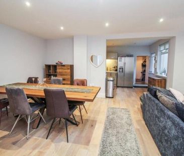 4 bedroom terraced house to rent - Photo 4