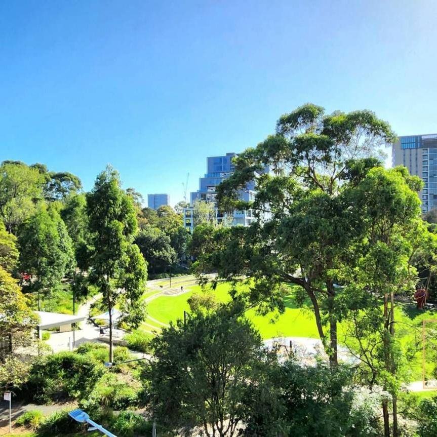 Designer apartment 'Platinum' in the heart of Macquarie Park - Resort Lifestyle!! - Photo 1