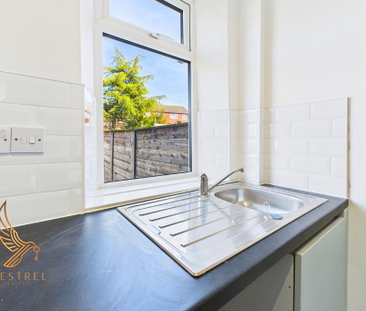 2 bedroom end of terrace house to rent - Photo 1