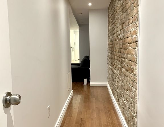 Downtown - Superb 3 1/2 Furnished - Photo 1