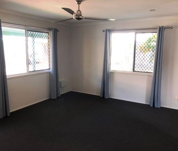 2/7 Holland Street, West Mackay, Qld 4740 - Photo 3