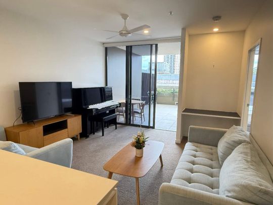 Furnished unit with oversized courtyard - Photo 1