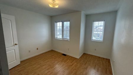 For Lease - 7 Arabia Gate, Brampton, Ontario - Photo 3