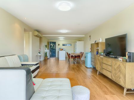 STUNNING APARTMENT WITH THE SIZE & THE VIEWS! - Photo 2