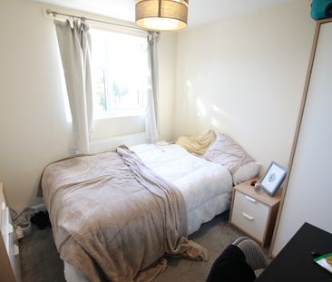 6 Bed Terraced House, Blenheim Road, RG1 - Photo 5