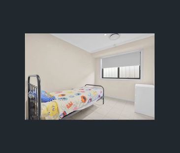 Spacious Three-Bedroom Brick Home with Workshop, Garage & Main Road... - Photo 6