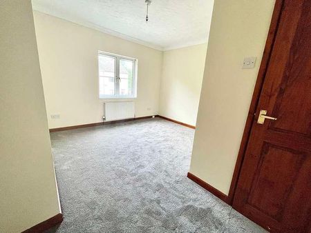 Railway Terrace, Sebastopol, Pontypool, NP4 - Photo 5