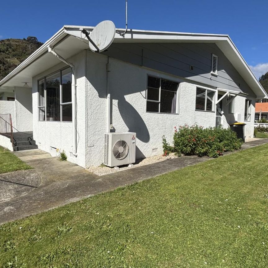 Sunny 2 Bedroom home - Photo 1