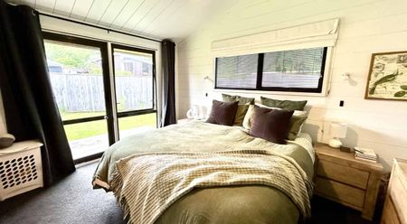 Convenient Family Home - Photo 4