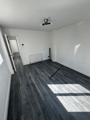 1 Bed Flat, Brownhill Road, SE6 - Photo 1