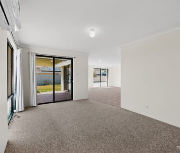 SPACIOUS PROPERTY IN STUNNING LOCATION - Photo 3