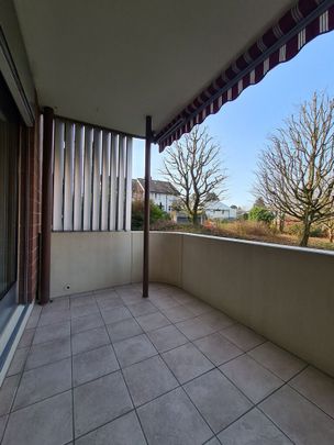 Helle 4.5-Zimmerwohnung an ruhiger Lage in Bottmingen - Photo 1