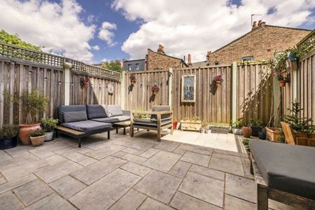 Carlton Road, Chiswick, W4 - Photo 2